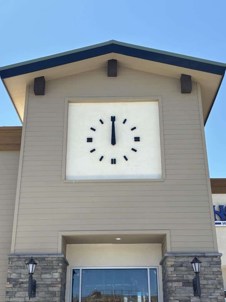CA Santa Clarita: marker clock