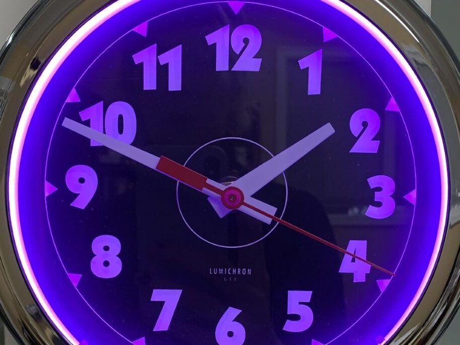 Lumichron neon clock Pantone Purple - Very Peri color of year 2022
